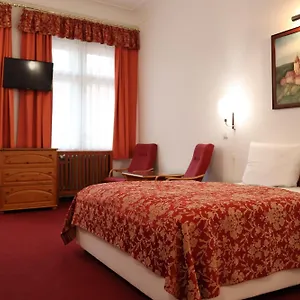 Unitas 3*, Praga República Checa