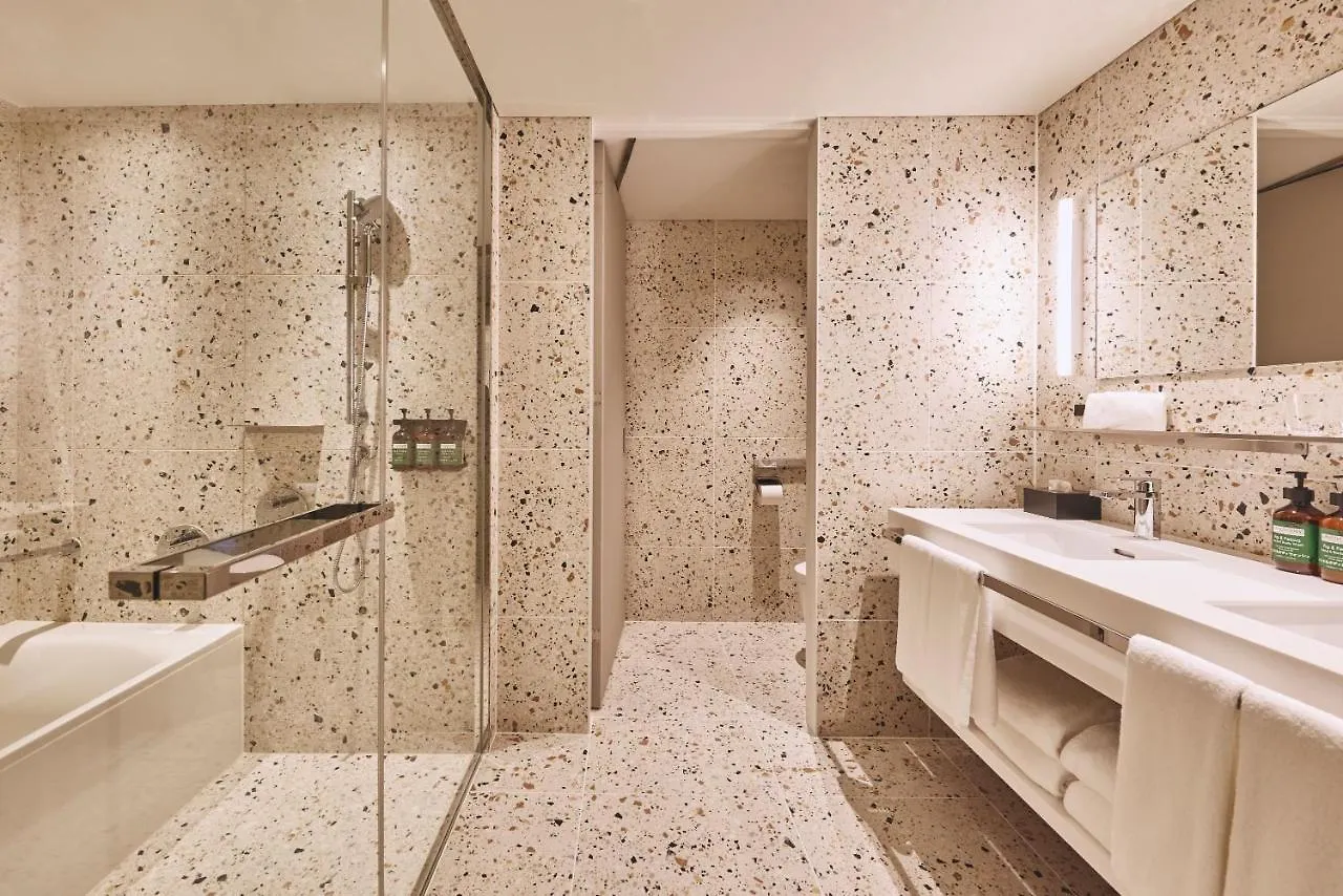 Voco Osaka Central By Ihg Hotel